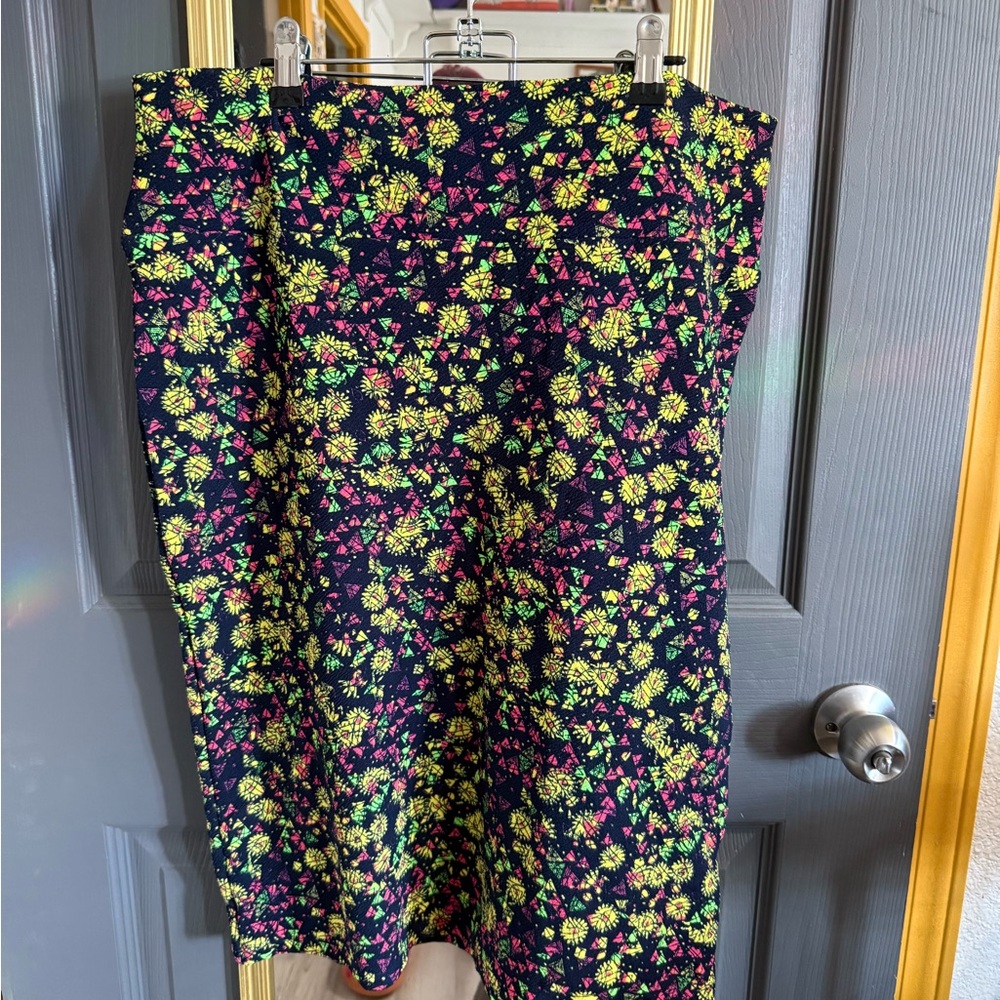 LulaRoe Cassie Floral Skirt XL